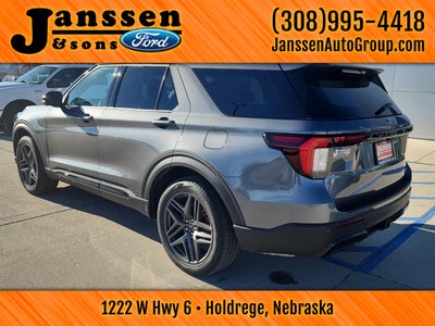 2025 Ford Explorer ST-Line