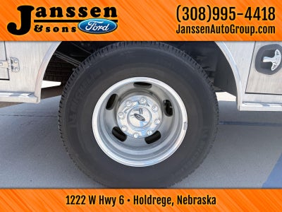 2022 Ford Super Duty F-350 DRW LARIAT