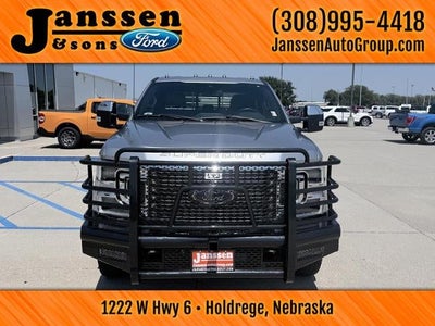 2022 Ford Super Duty F-350 DRW LARIAT