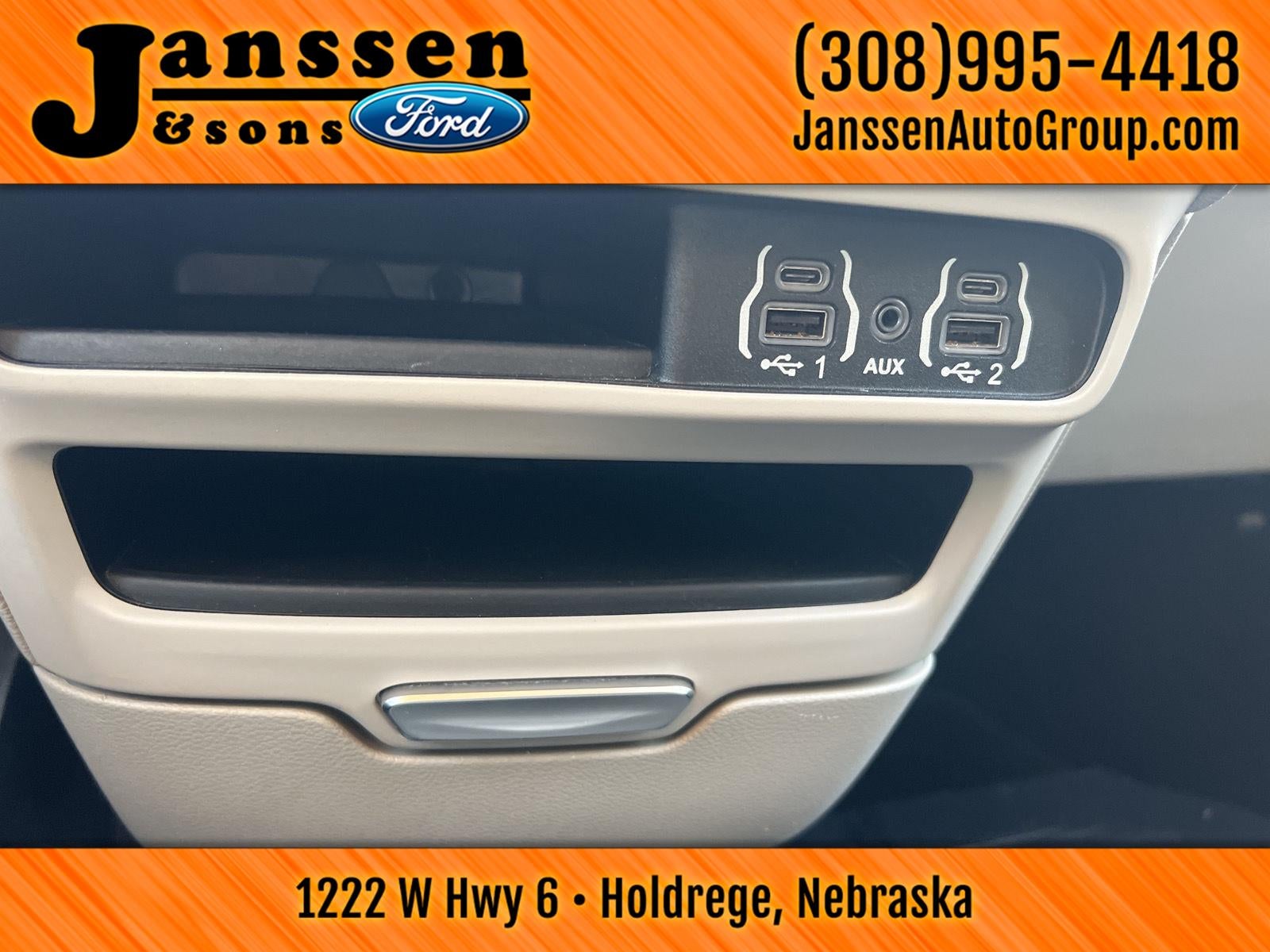 2023 Chrysler VOYAGER LX