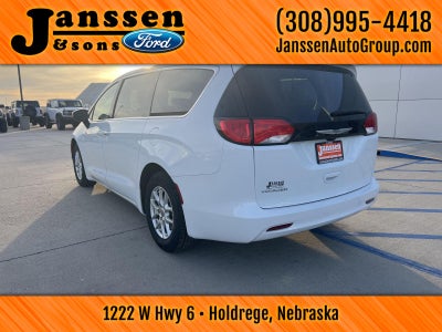 2023 Chrysler VOYAGER LX