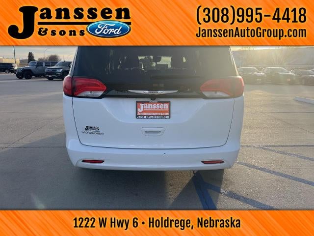 2023 Chrysler VOYAGER LX