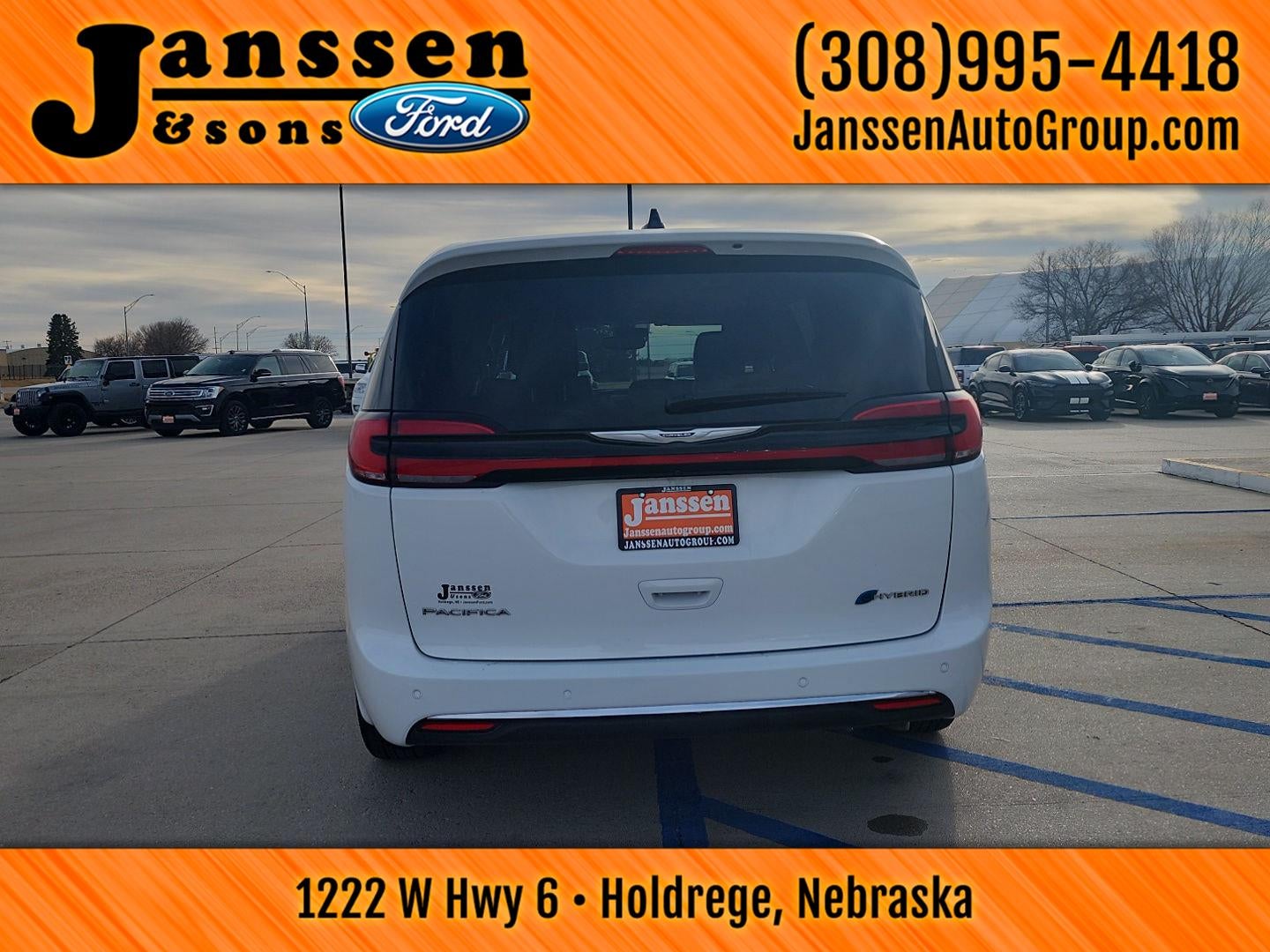 2024 Chrysler Pacifica Hybrid Select