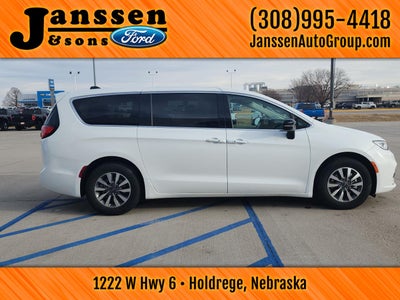 2024 Chrysler Pacifica Hybrid Select