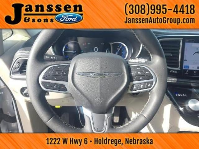 2024 Chrysler Pacifica Hybrid Select