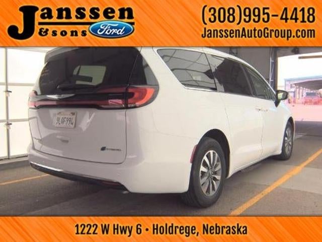 2024 Chrysler Pacifica Hybrid Select