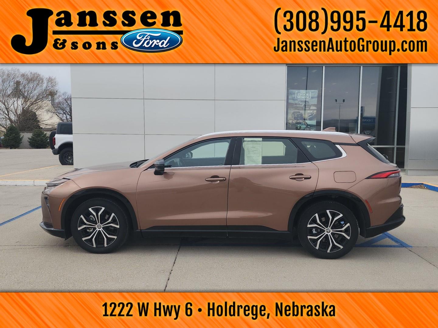 2025 Toyota Crown Signia XLE