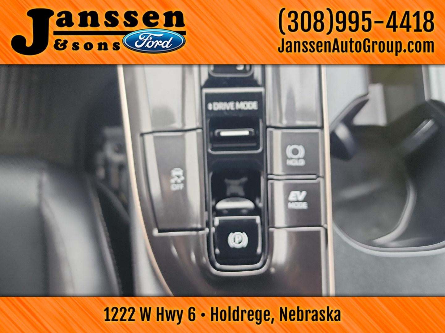 2025 Toyota Crown Signia XLE