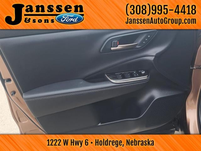 2025 Toyota Crown Signia XLE