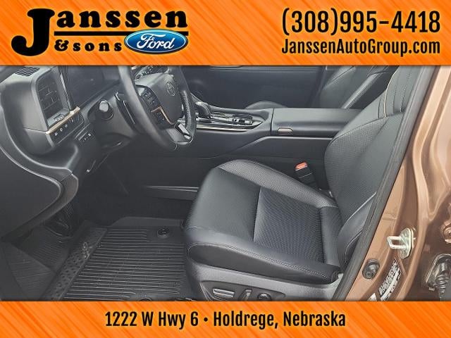 2025 Toyota Crown Signia XLE