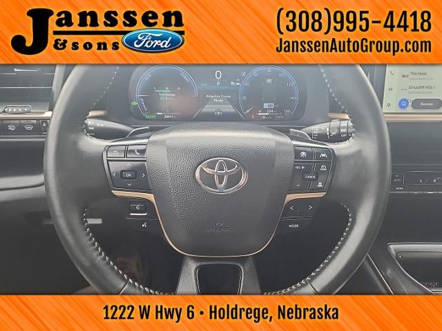 2025 Toyota Crown Signia XLE