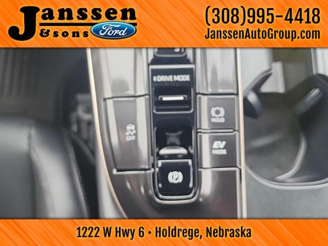 2025 Toyota Crown Signia XLE