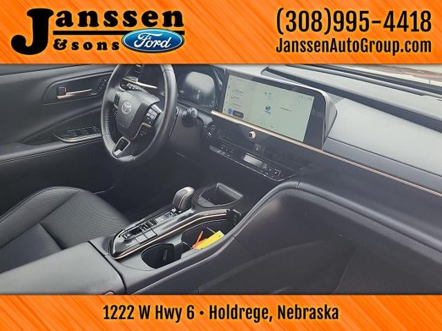 2025 Toyota Crown Signia XLE