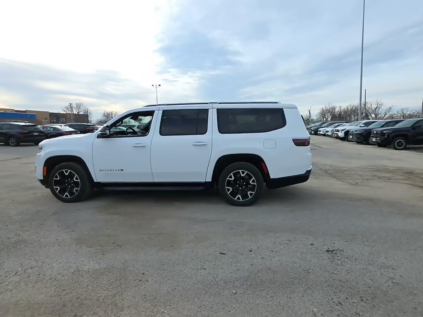 2025 Jeep Wagoneer L Series III
