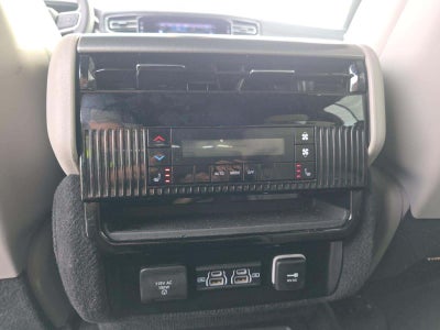 2025 Jeep Wagoneer L Series III