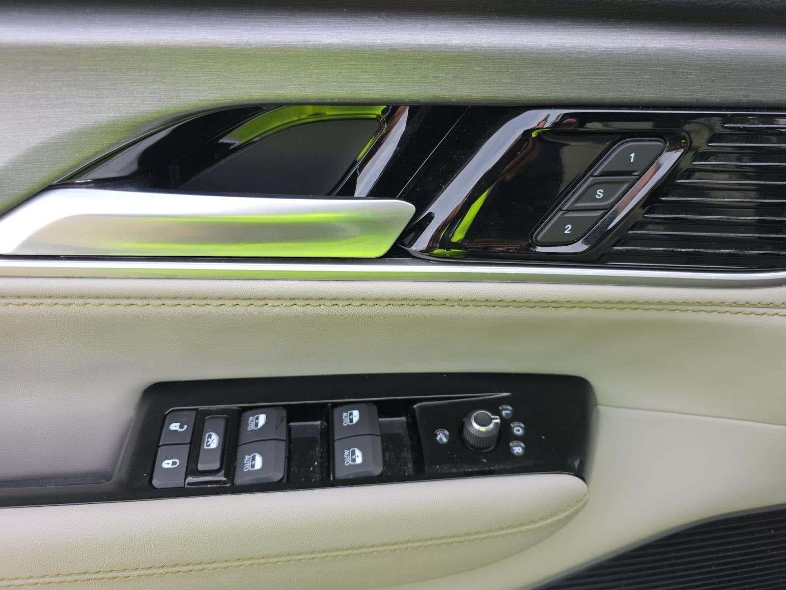 2025 Jeep Wagoneer L Series III