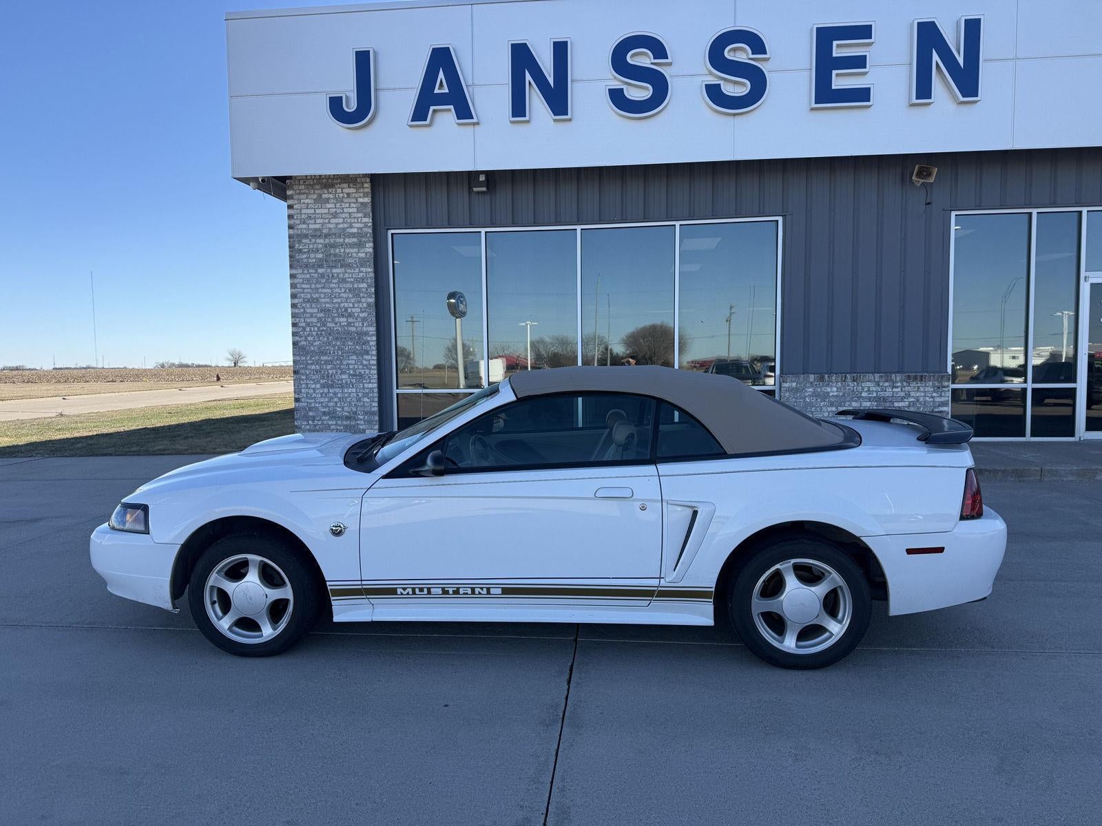 2004 Ford Mustang Deluxe