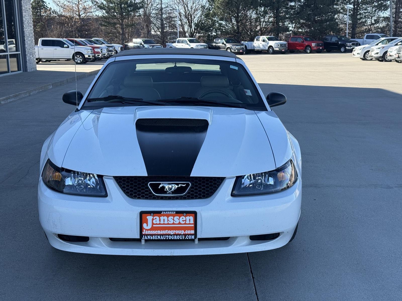 2004 Ford Mustang Deluxe