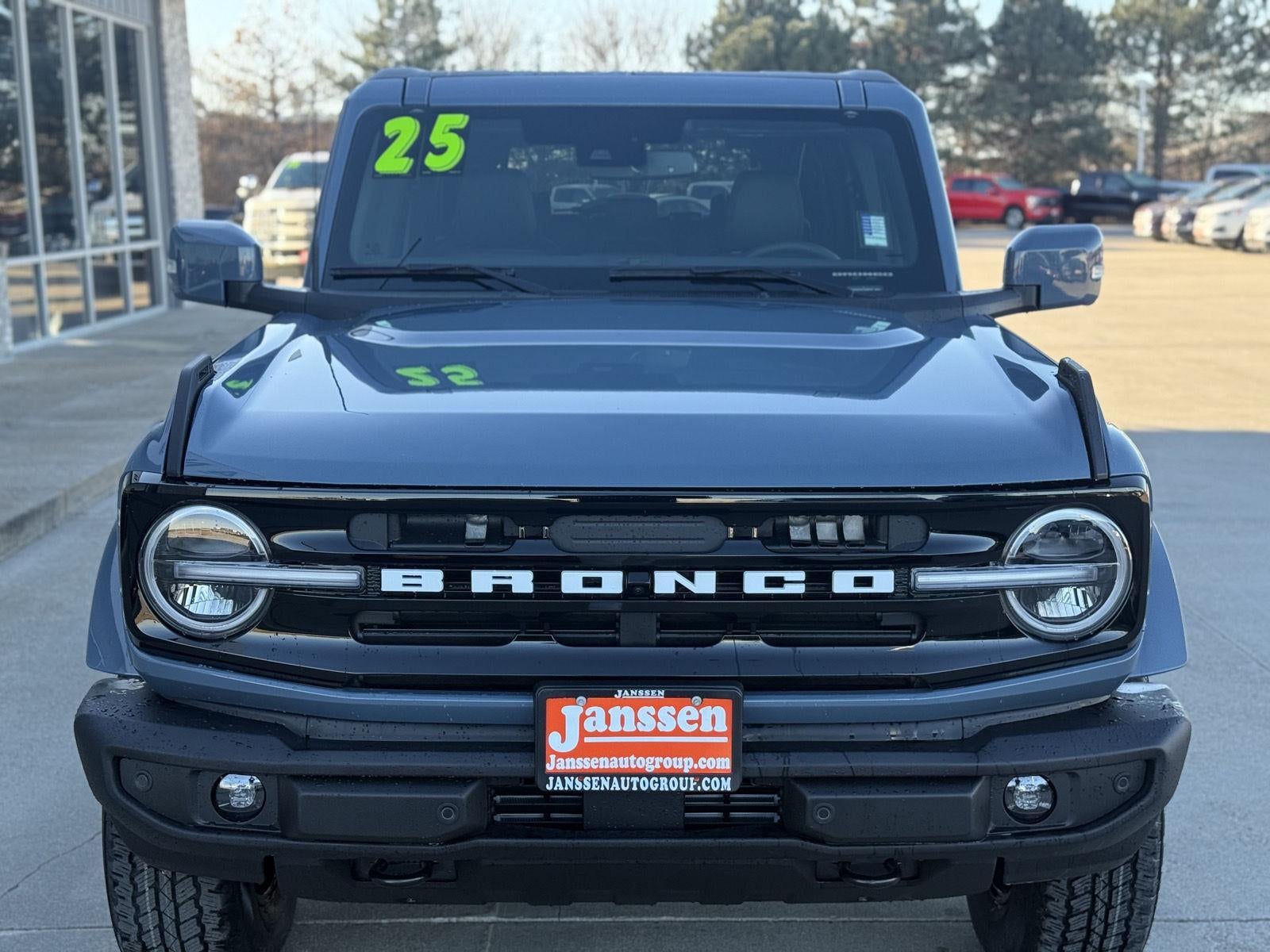 2025 Ford Bronco Outer Banks
