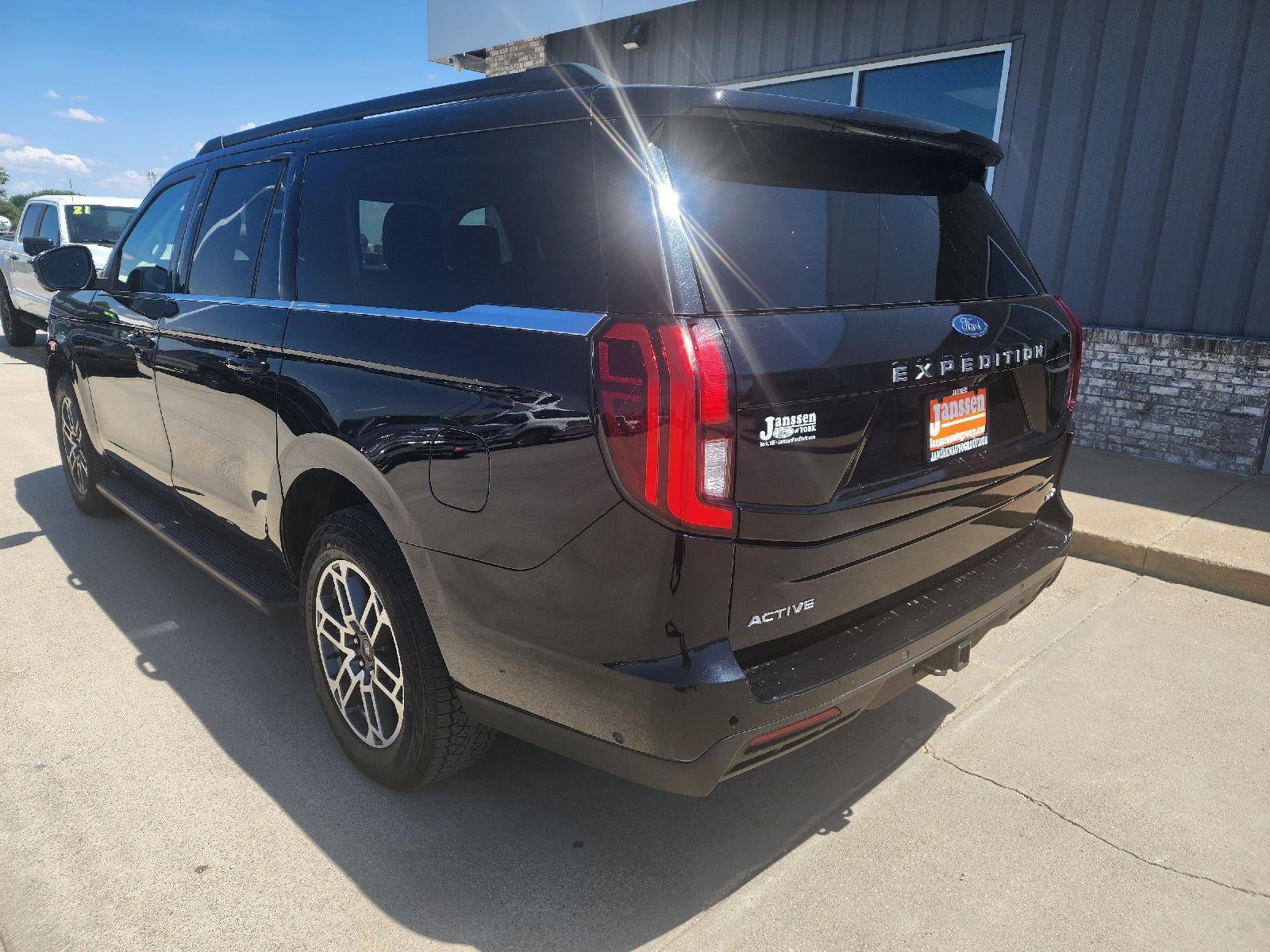 2025 Ford Expedition Max Active