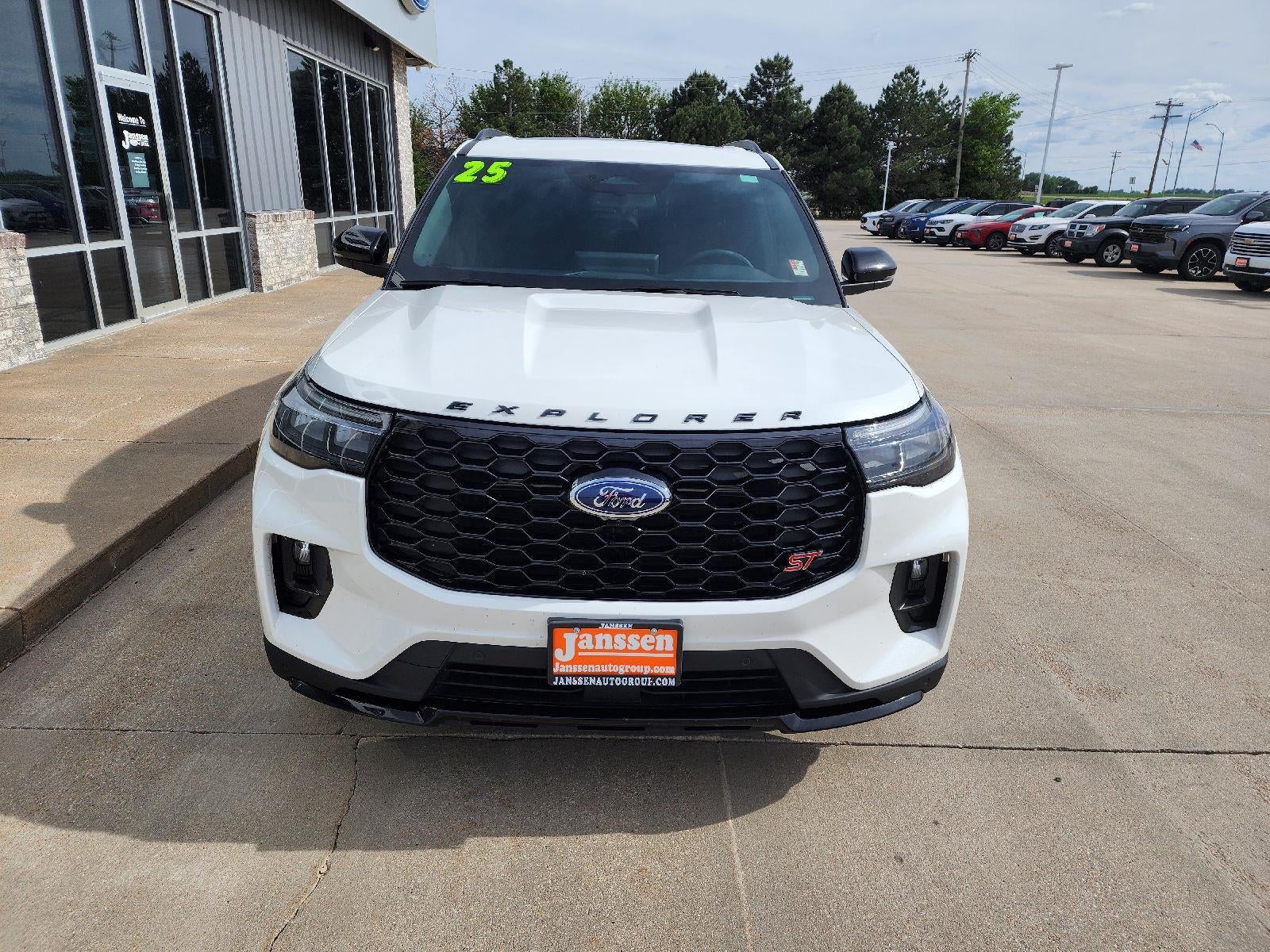 2025 Ford Explorer ST