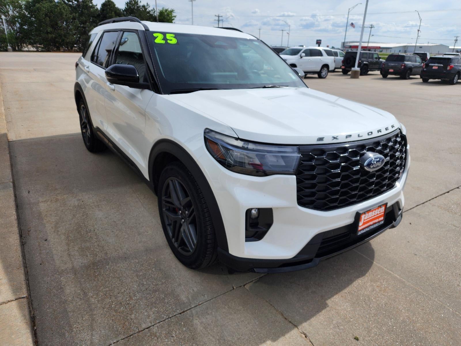 2025 Ford Explorer ST