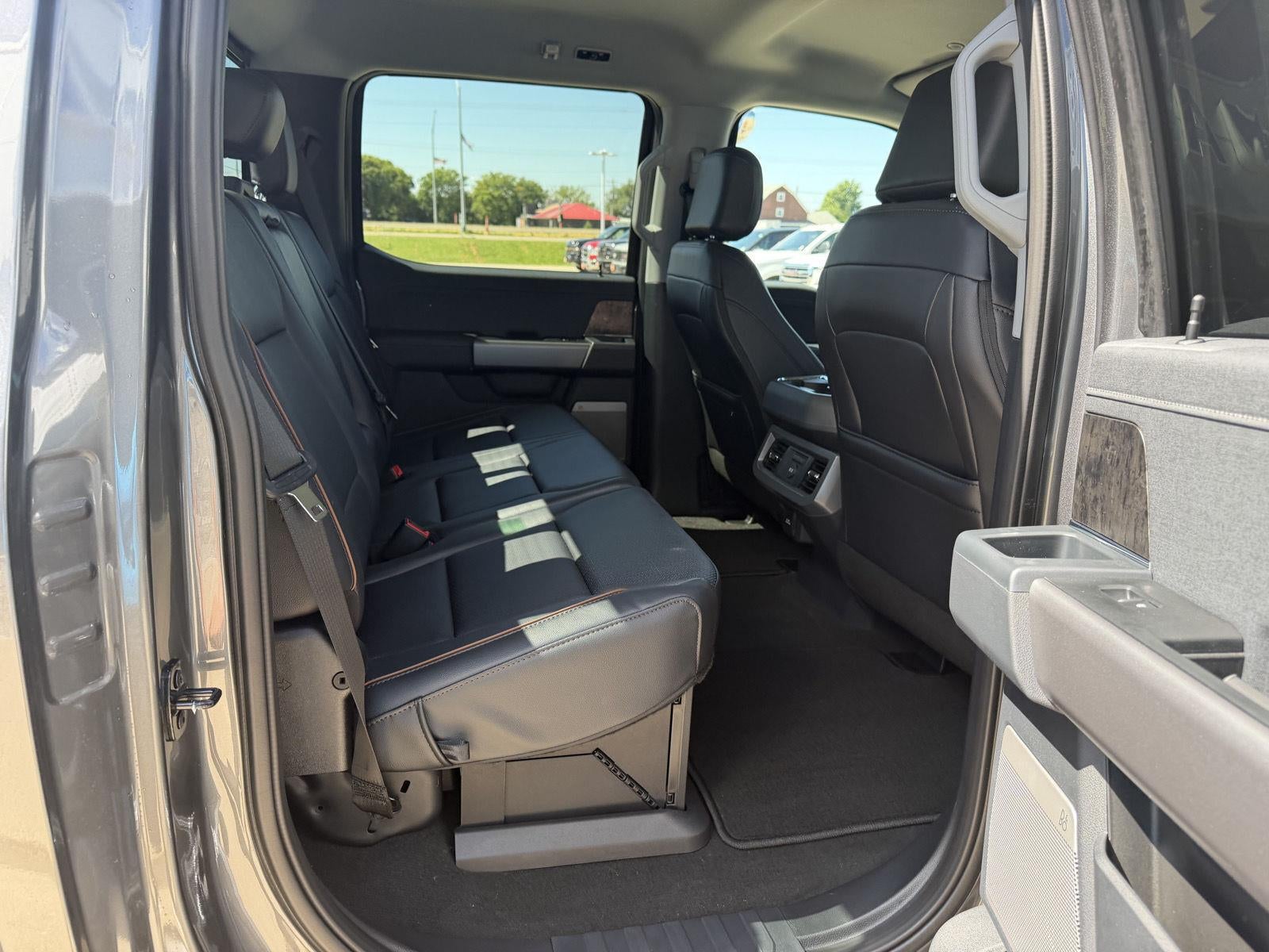 2027 Ford Super Duty F-250 Srw LARIAT