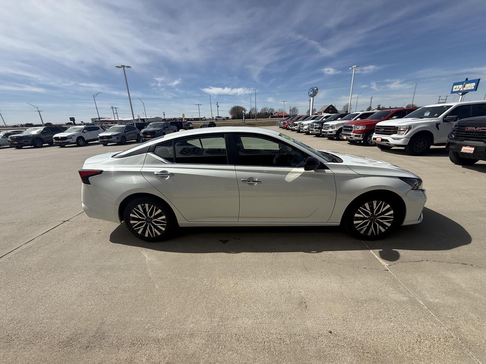2025 Nissan Altima SV