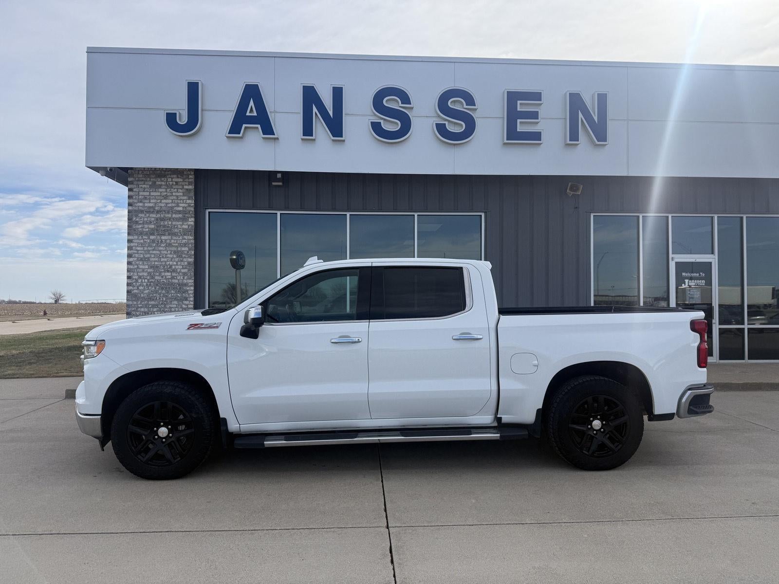2023 Chevrolet Silverado 1500 LTZ