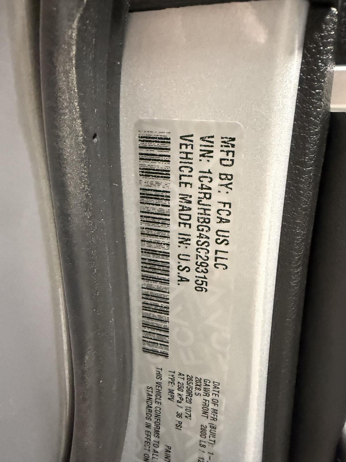 2025 Jeep Grand Cherokee GRAND CHEROKEE LIMITED 4X4