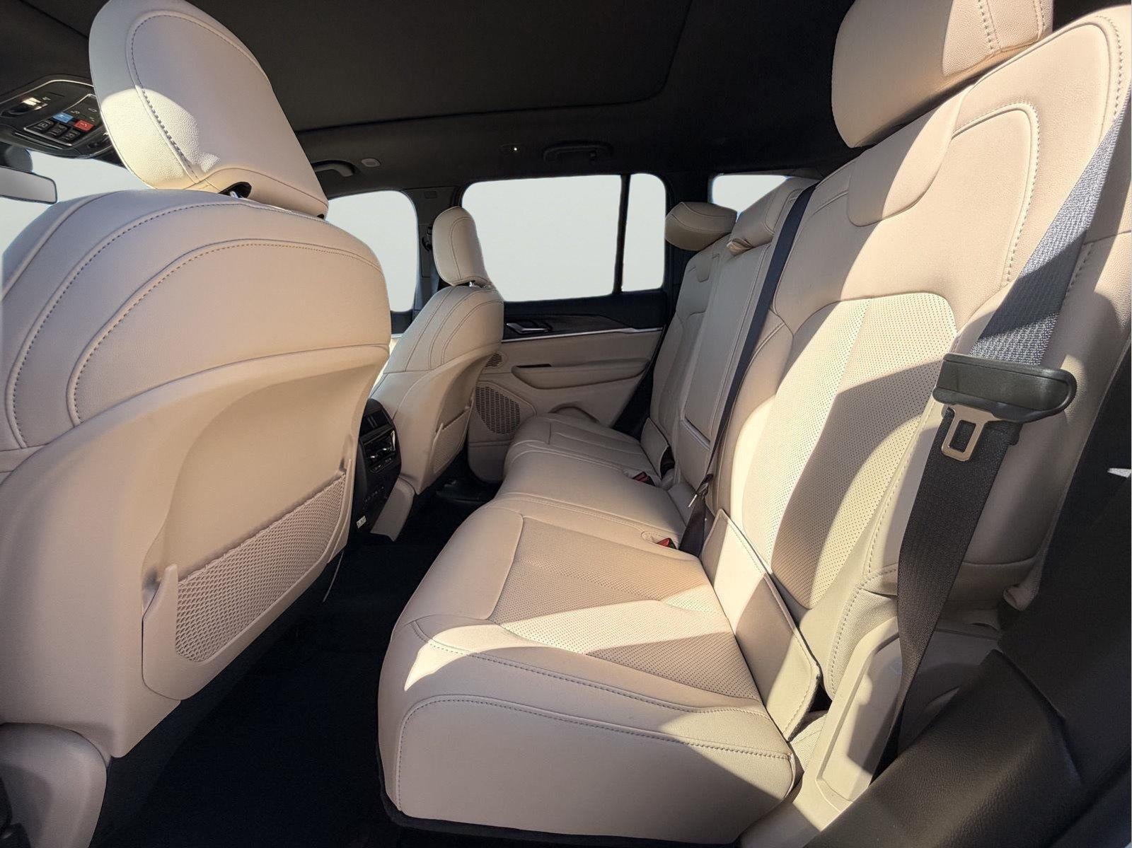 2027 Jeep Grand Cherokee GRAND CHEROKEE LIMITED 4X4