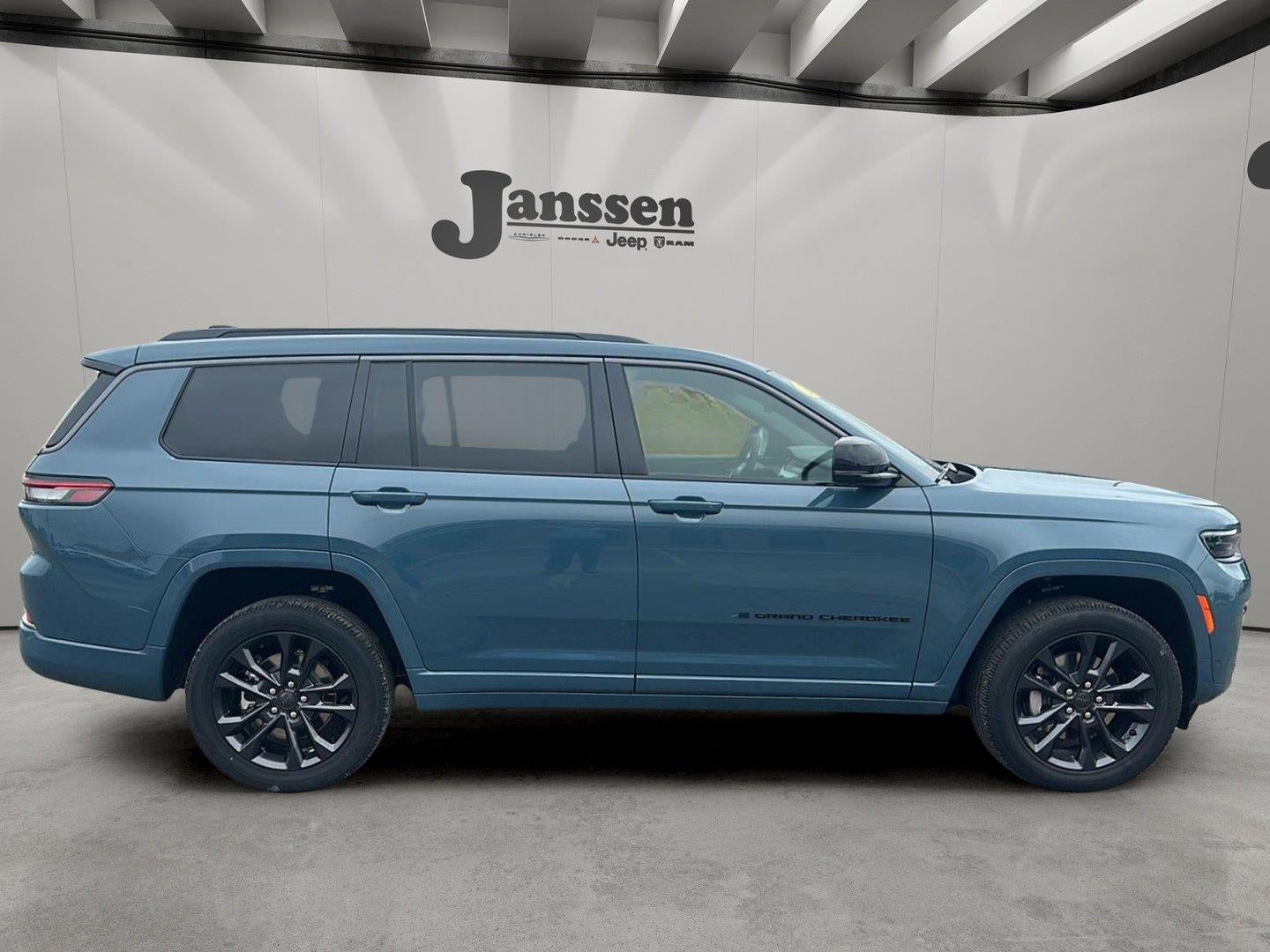 2026 Jeep Grand Cherokee L GRAND CHEROKEE L LIMITED RESERVE 4X4