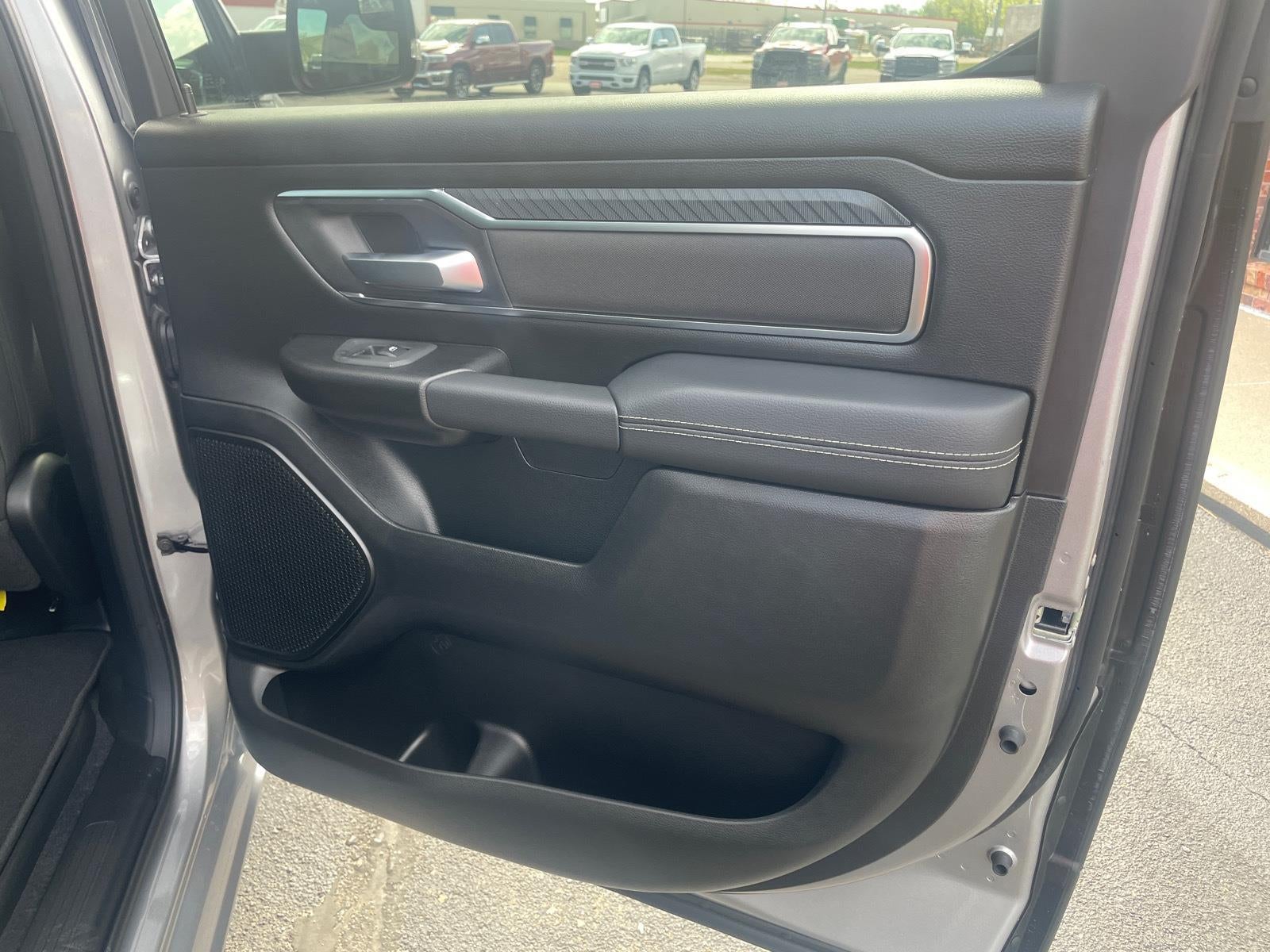 2025 RAM 1500 RAM 1500 BIG HORN CREW CAB 4X4 5'7' BOX