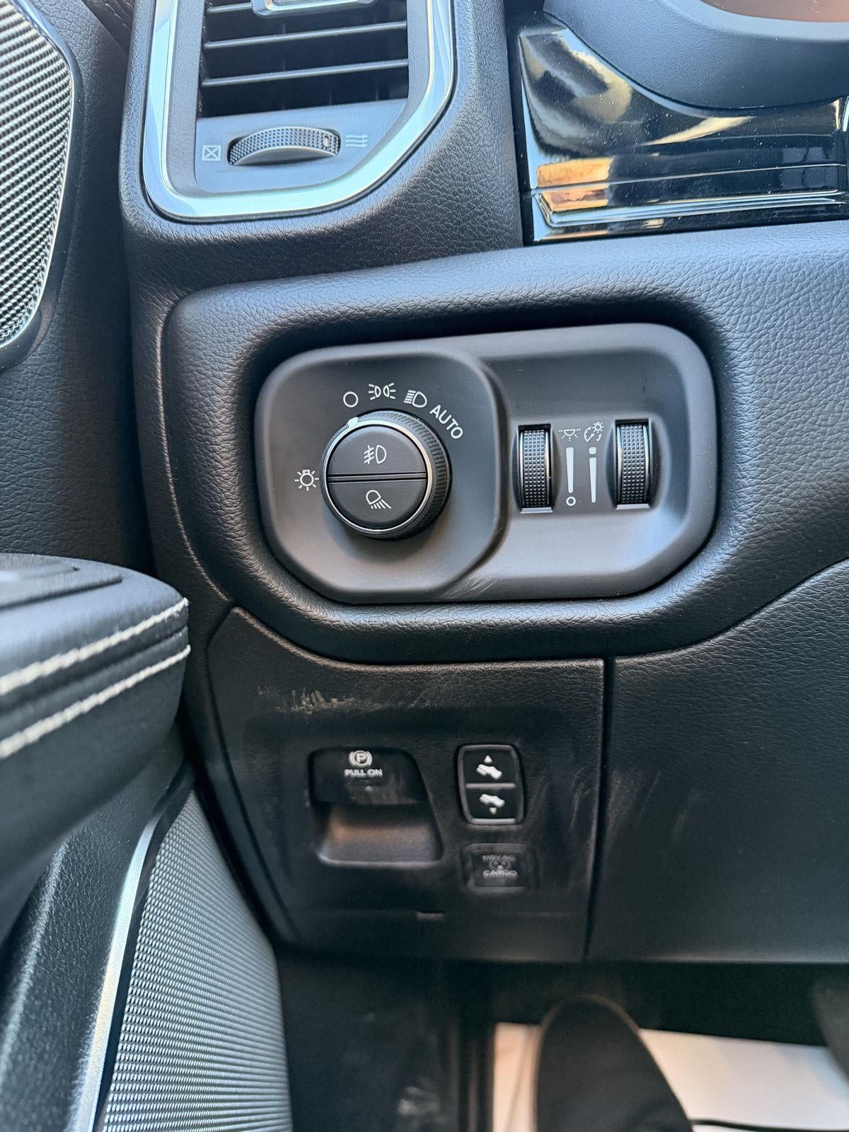 2026 RAM 1500 RAM 1500 LARAMIE CREW CAB 4X4 5'7' BOX