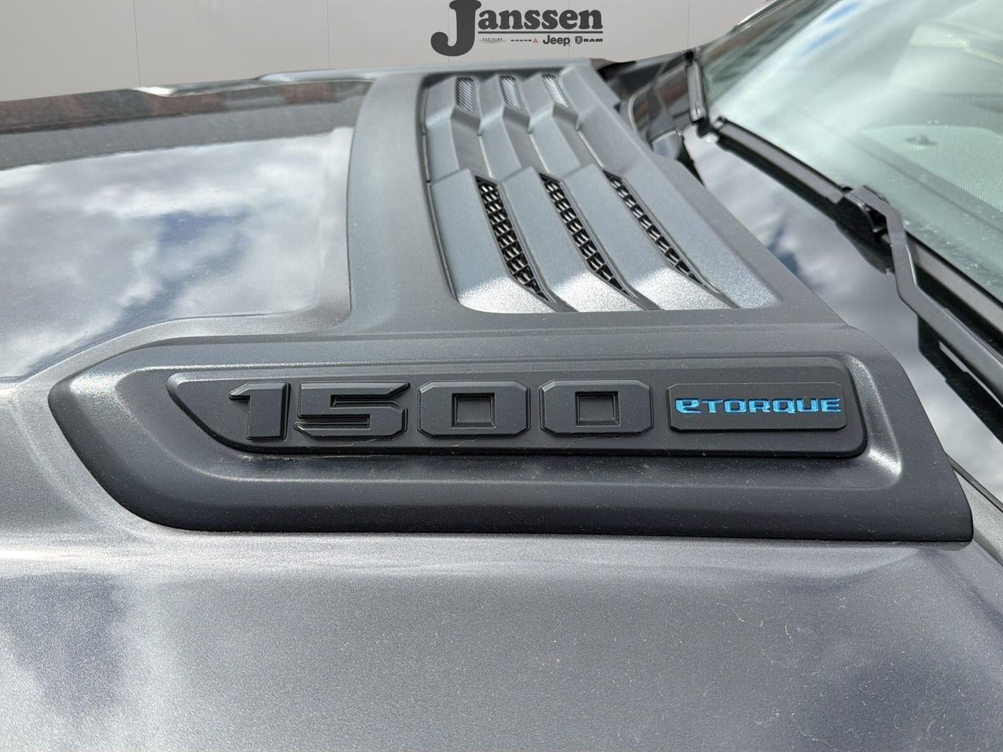 2026 RAM 1500 RAM 1500 LARAMIE CREW CAB 4X4 5'7' BOX