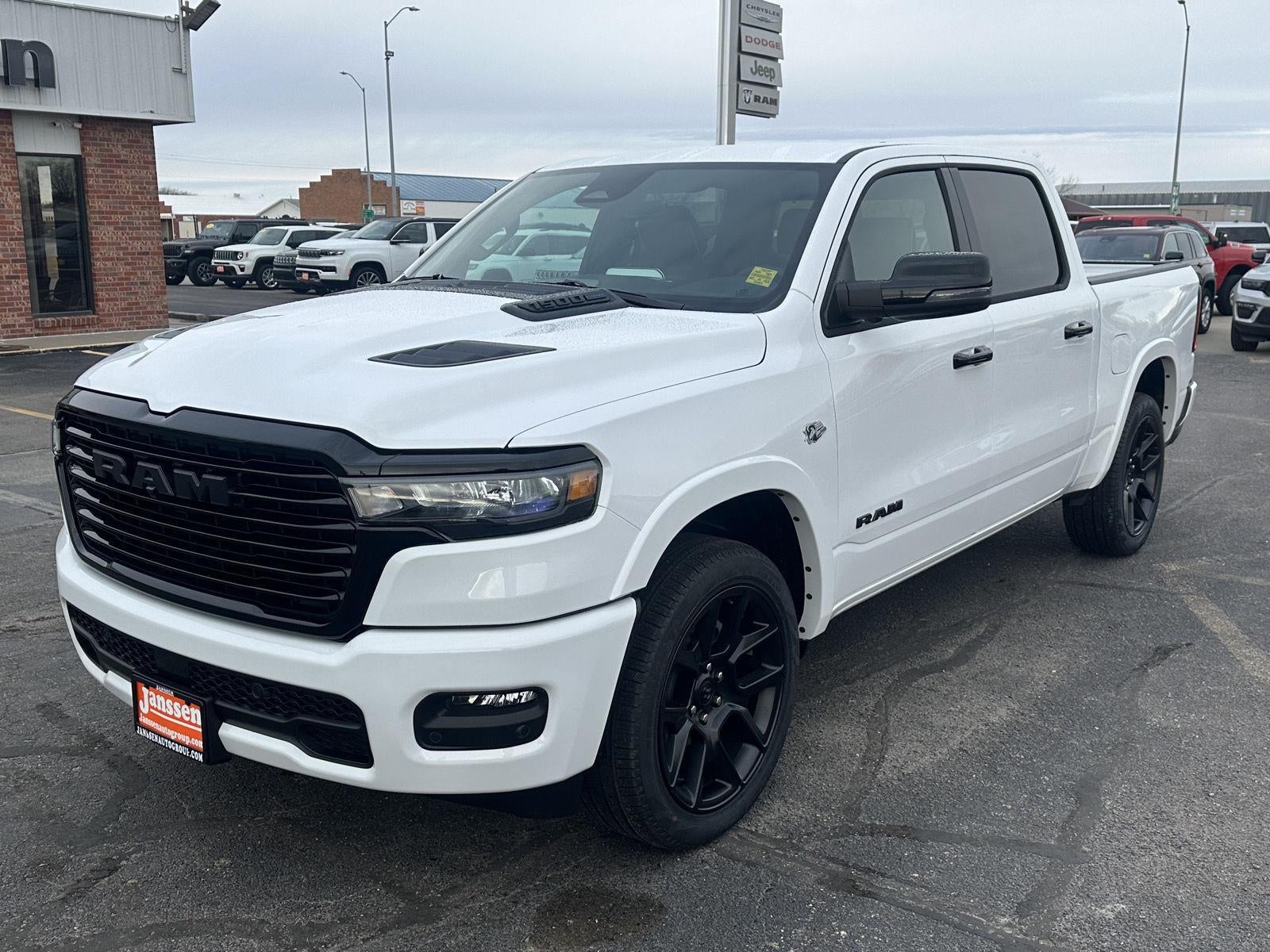 2026 RAM 1500 RAM 1500 LARAMIE CREW CAB 4X4 5'7' BOX