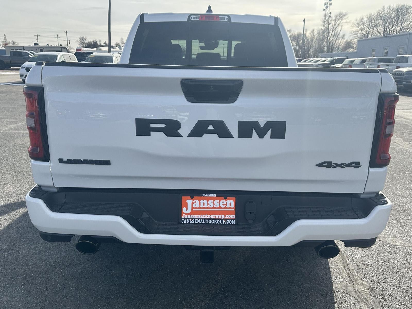 2026 RAM 1500 RAM 1500 LARAMIE CREW CAB 4X4 5'7' BOX