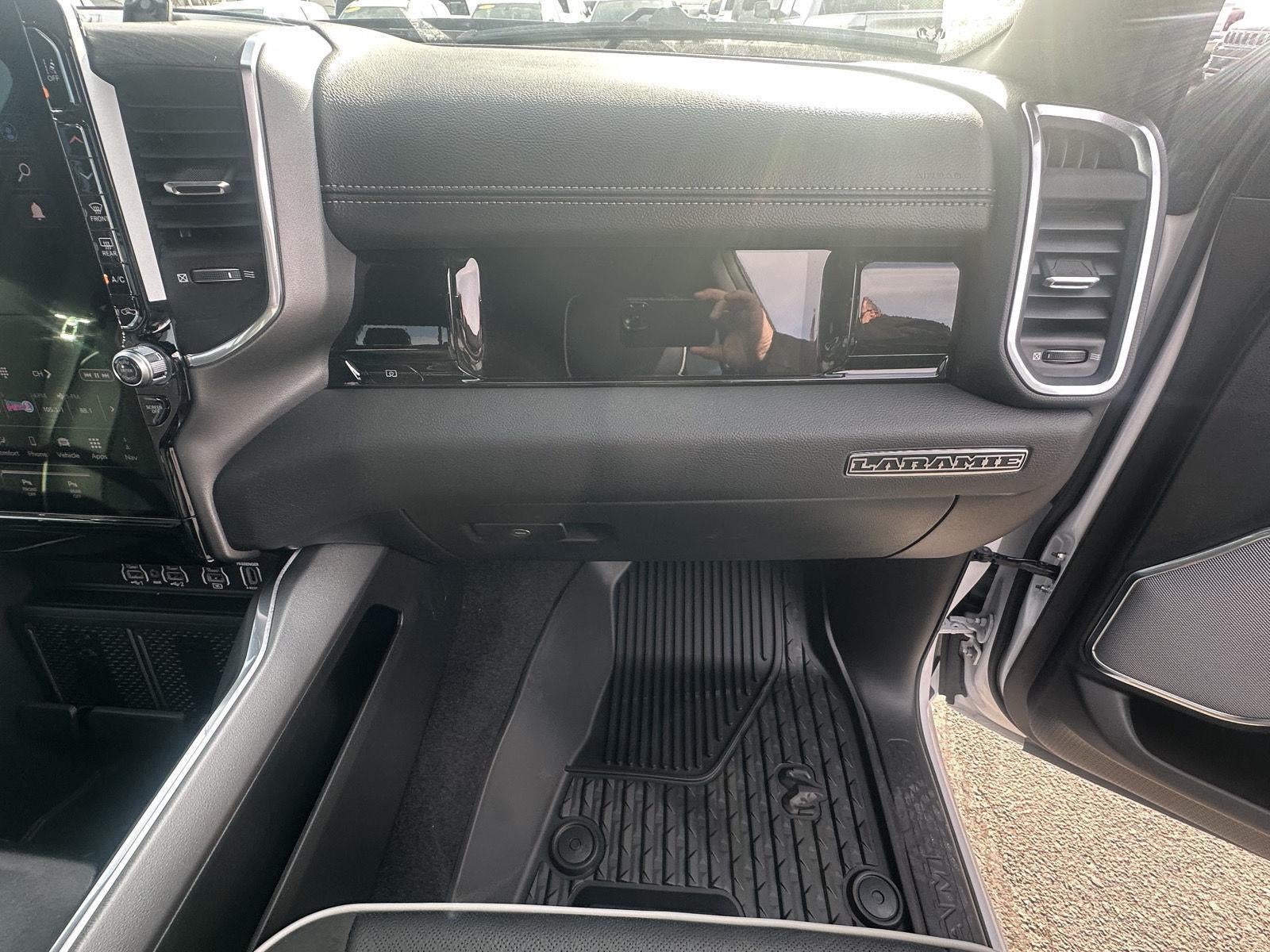 2026 RAM 1500 RAM 1500 LARAMIE CREW CAB 4X4 5'7' BOX