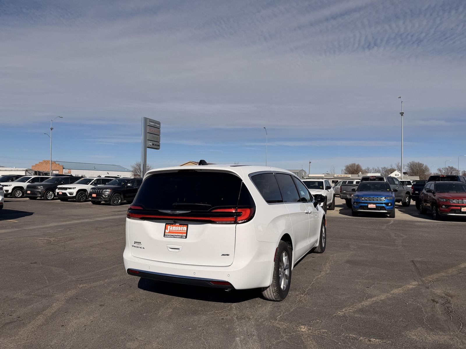 2026 Chrysler Pacifica PACIFICA SELECT AWD