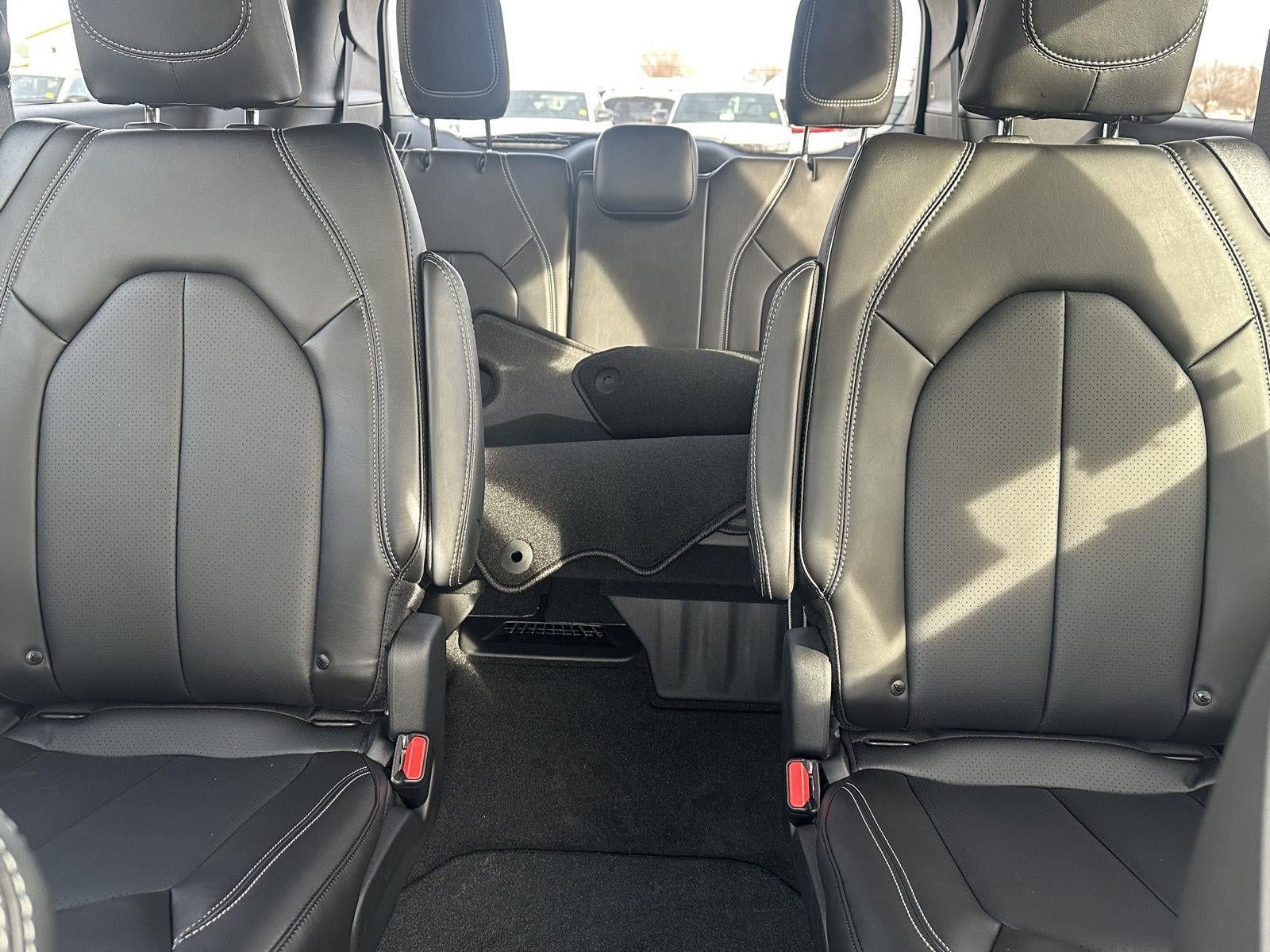 2026 Chrysler Pacifica PACIFICA SELECT AWD