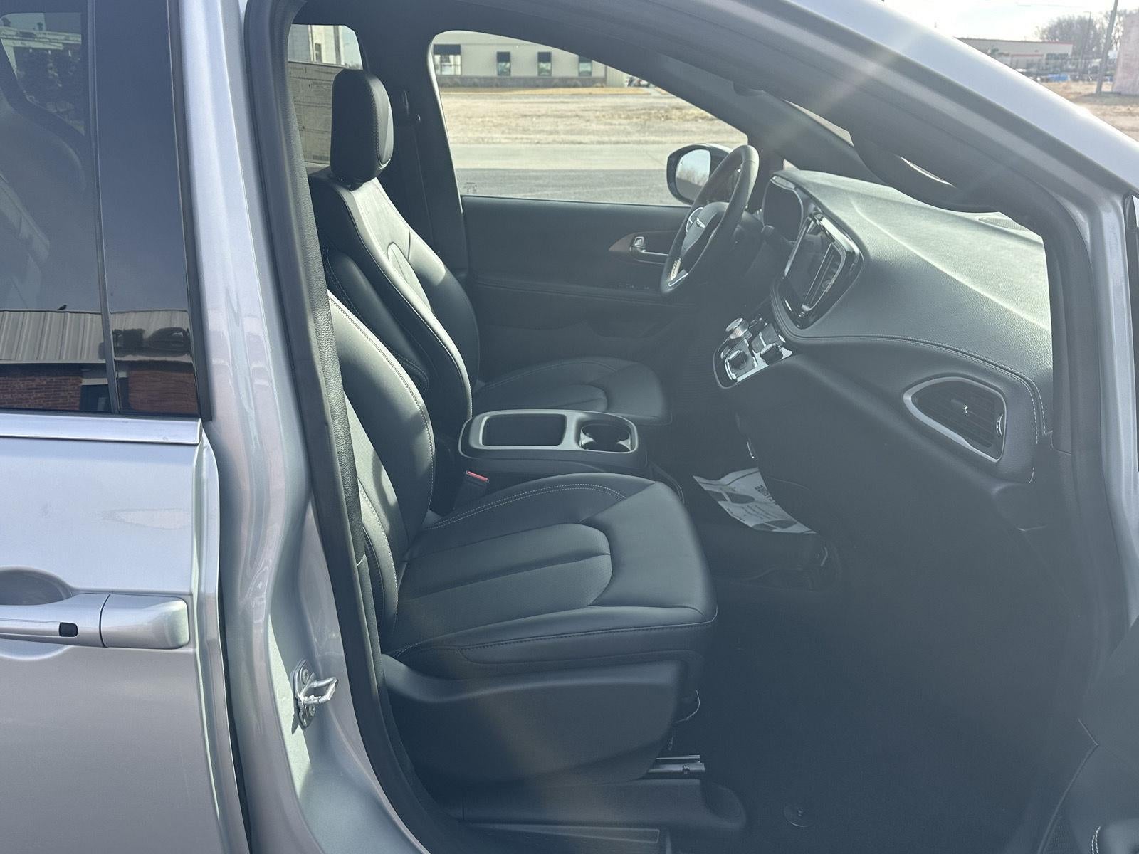 2026 Chrysler Pacifica PACIFICA SELECT AWD