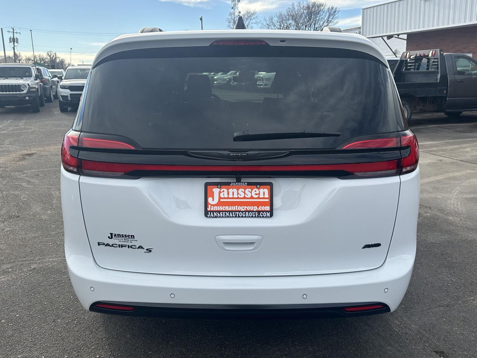 2026 Chrysler Pacifica PACIFICA SELECT AWD