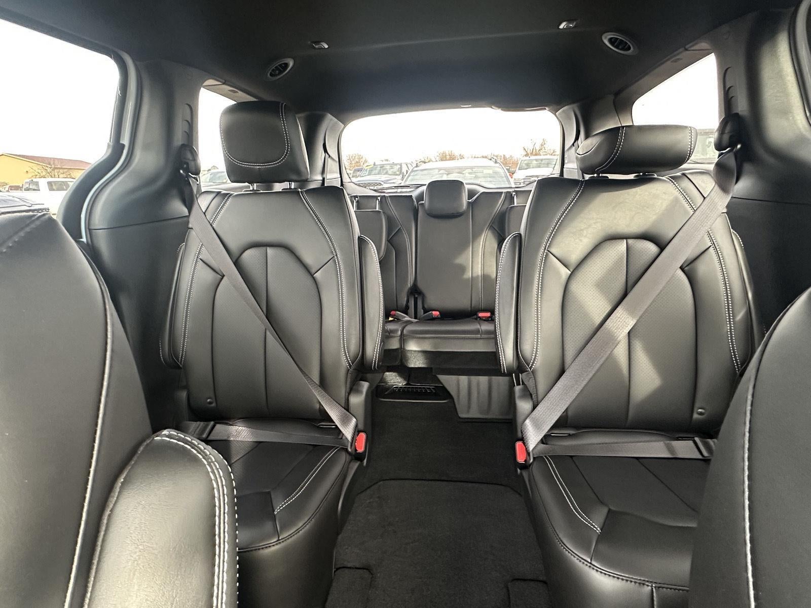 2026 Chrysler Pacifica PACIFICA SELECT AWD