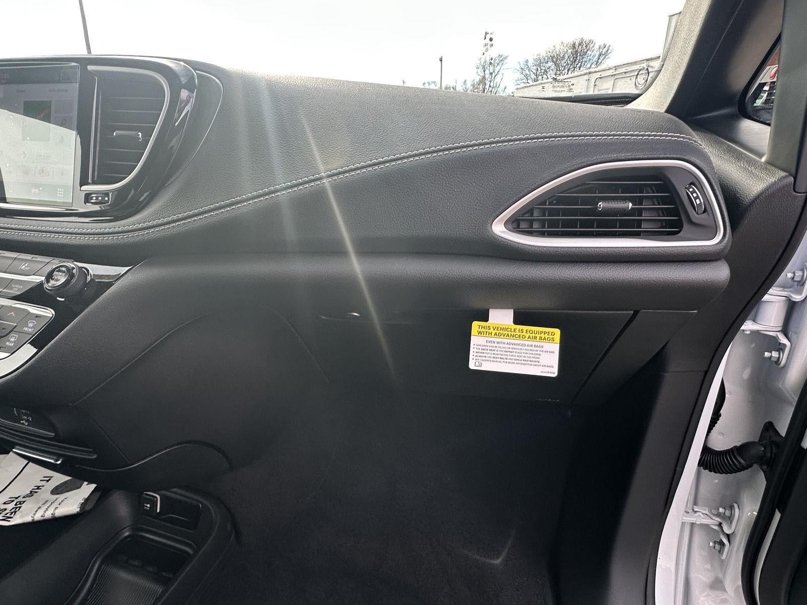 2026 Chrysler Pacifica PACIFICA SELECT AWD