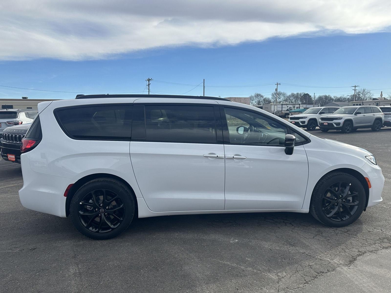 2026 Chrysler Pacifica PACIFICA SELECT AWD