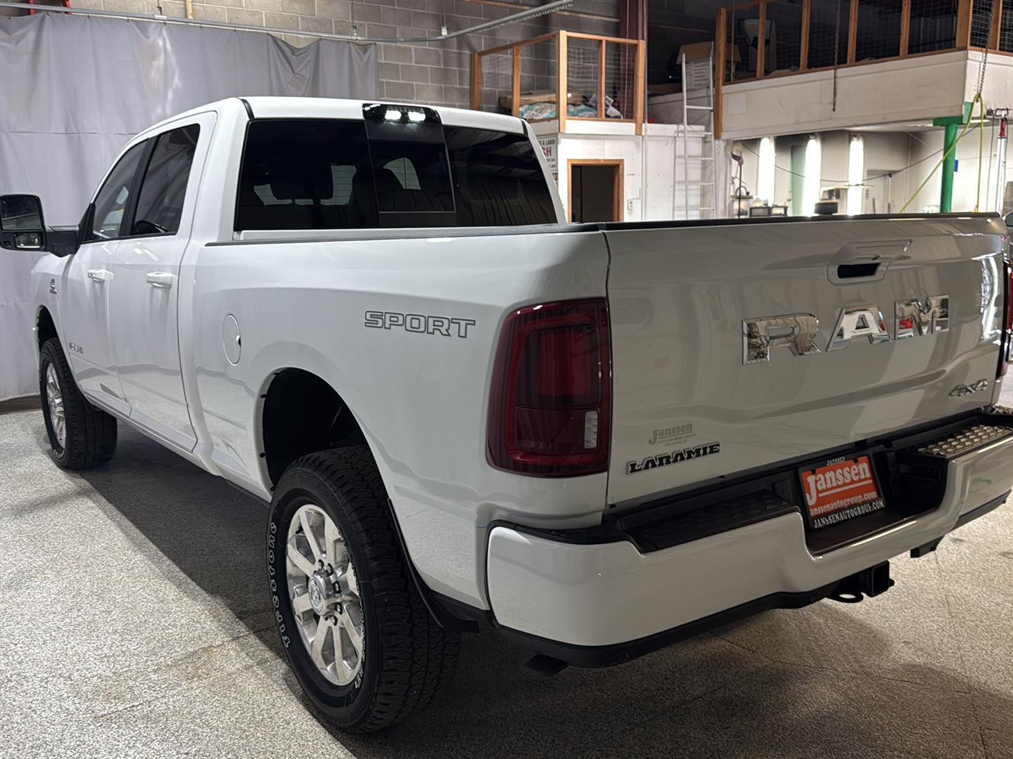 2025 RAM 2500 RAM 2500 LARAMIE CREW CAB 4X4 6'4' BOX