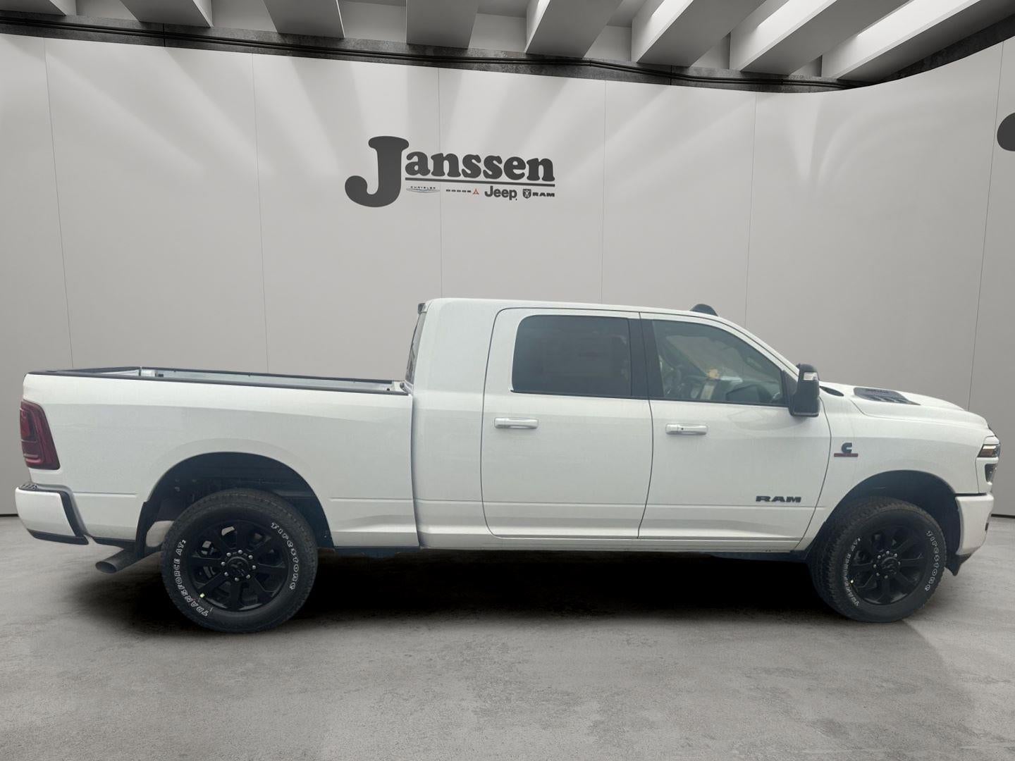 2026 RAM 2500 RAM 2500 LARAMIE MEGA CAB 4X4 6'4' BOX