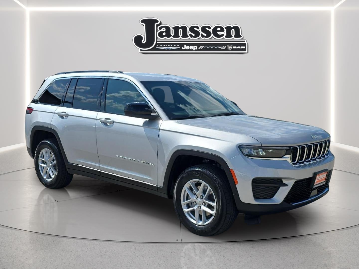 2026 Jeep Grand Cherokee GRAND CHEROKEE LAREDO 4X4