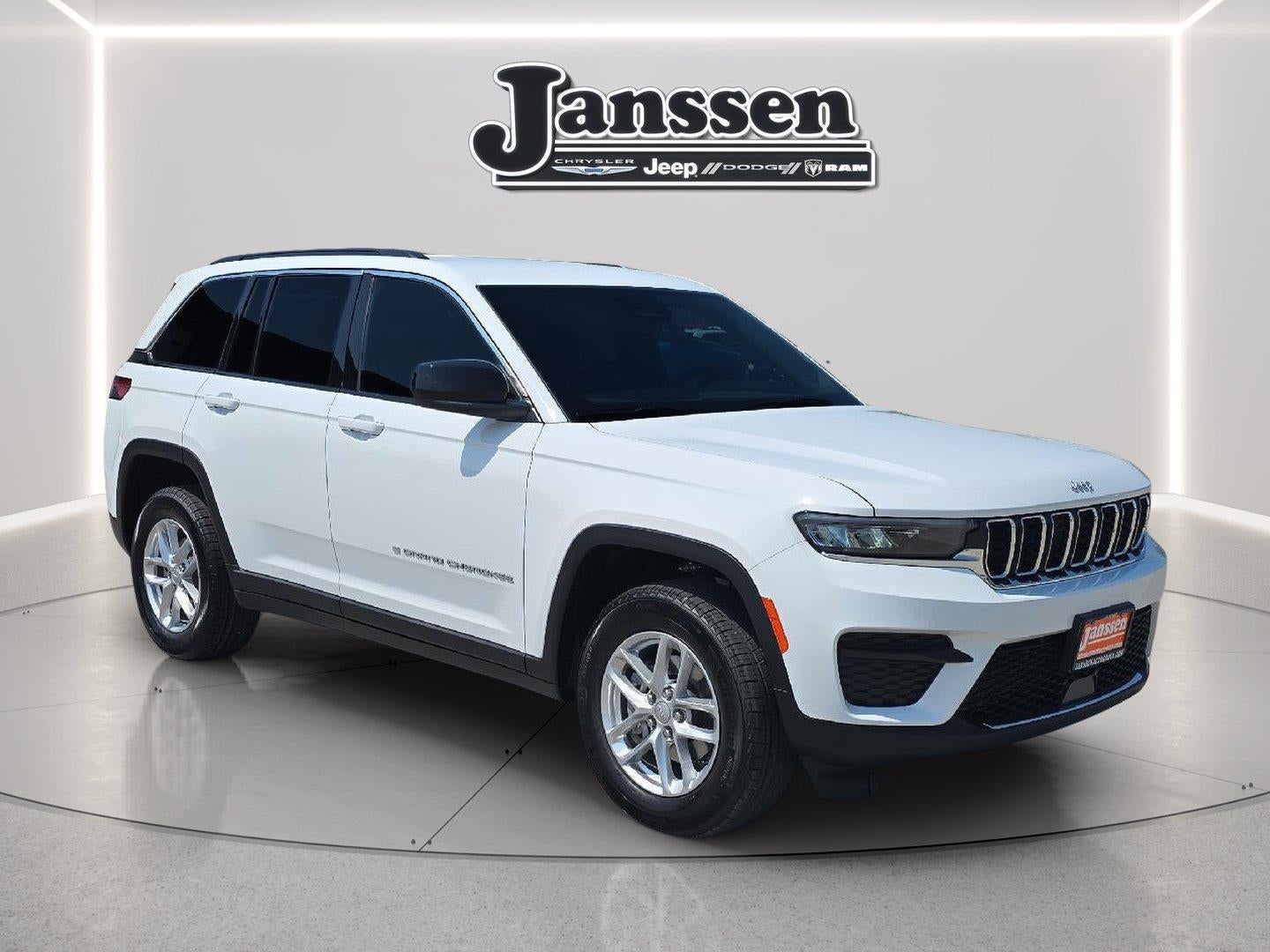2026 Jeep Grand Cherokee GRAND CHEROKEE LAREDO 4X4