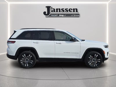 2027 Jeep Grand Cherokee GRAND CHEROKEE LAREDO X 4X4